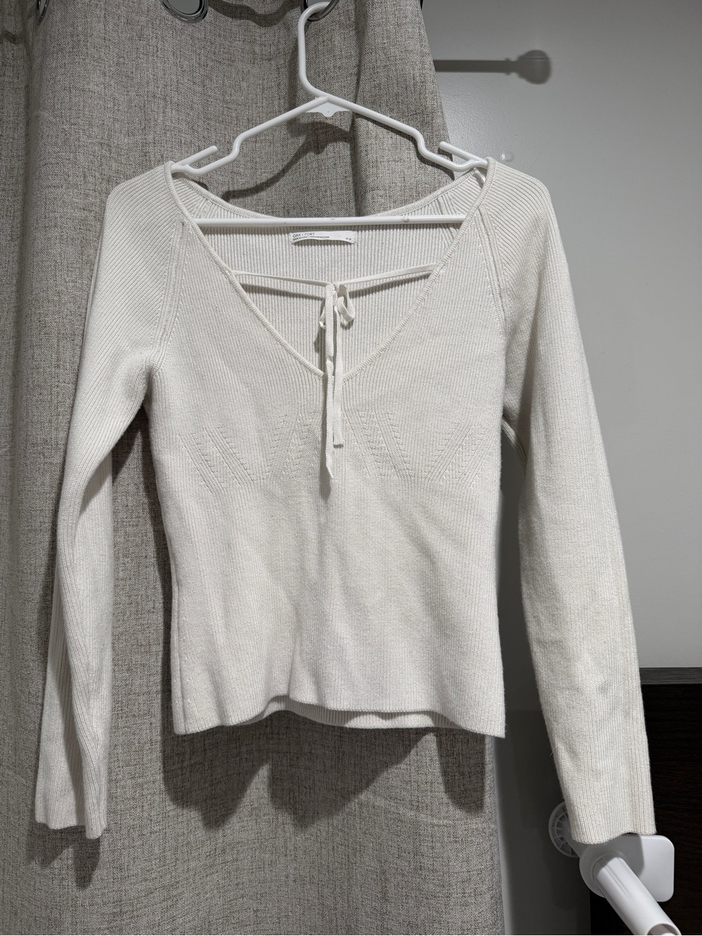 OAK + FORT Cream Knit V-Neck Tie-Front or halter Long Sleeve Top